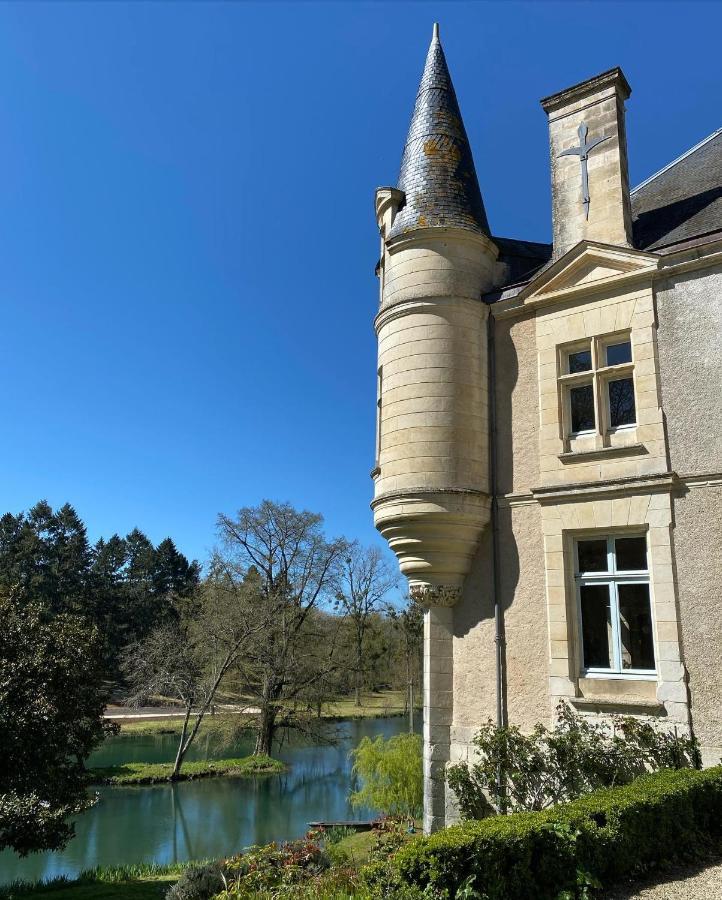 Château des Loups - Les Cyprès Echire Exterior foto