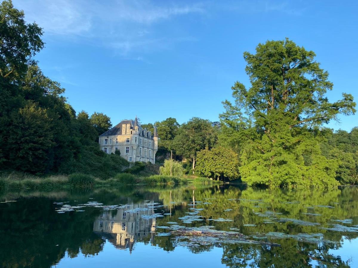 Château des Loups - Les Cyprès Echire Exterior foto