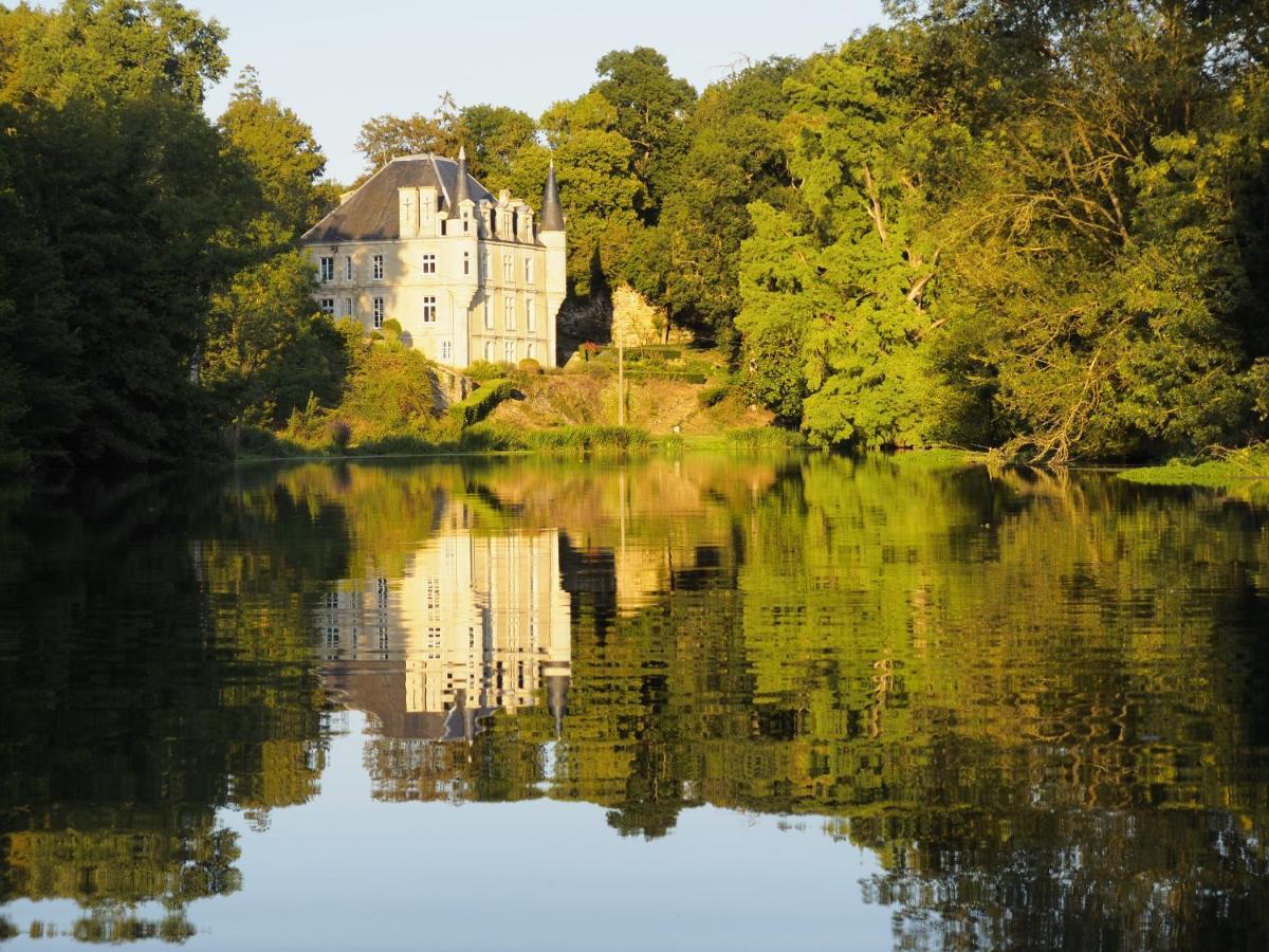 Château des Loups - Les Cyprès Echire Exterior foto